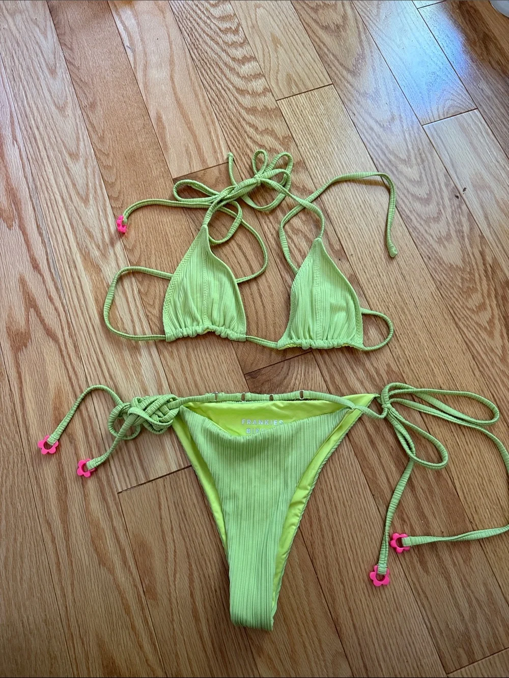 Frankies Bikinis “”missing one